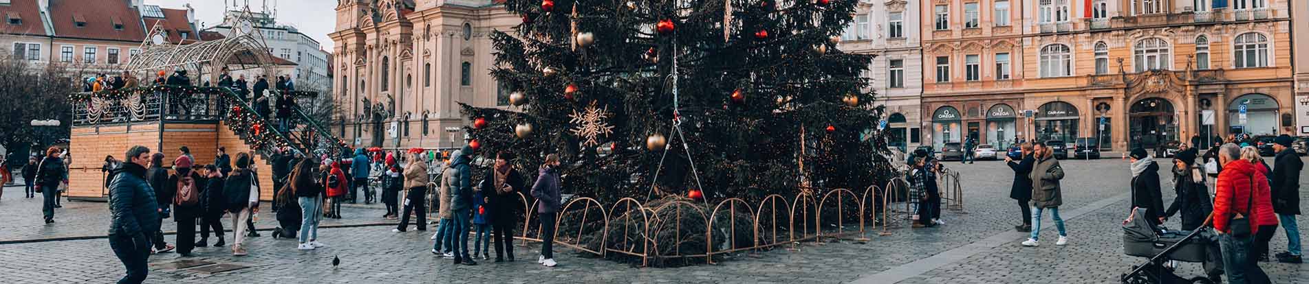 5 Amazing Places to Visit for Christmas 2022