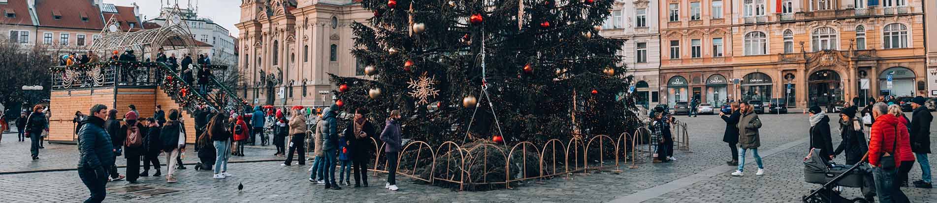 5 Amazing Places To Visit For Christmas 2022